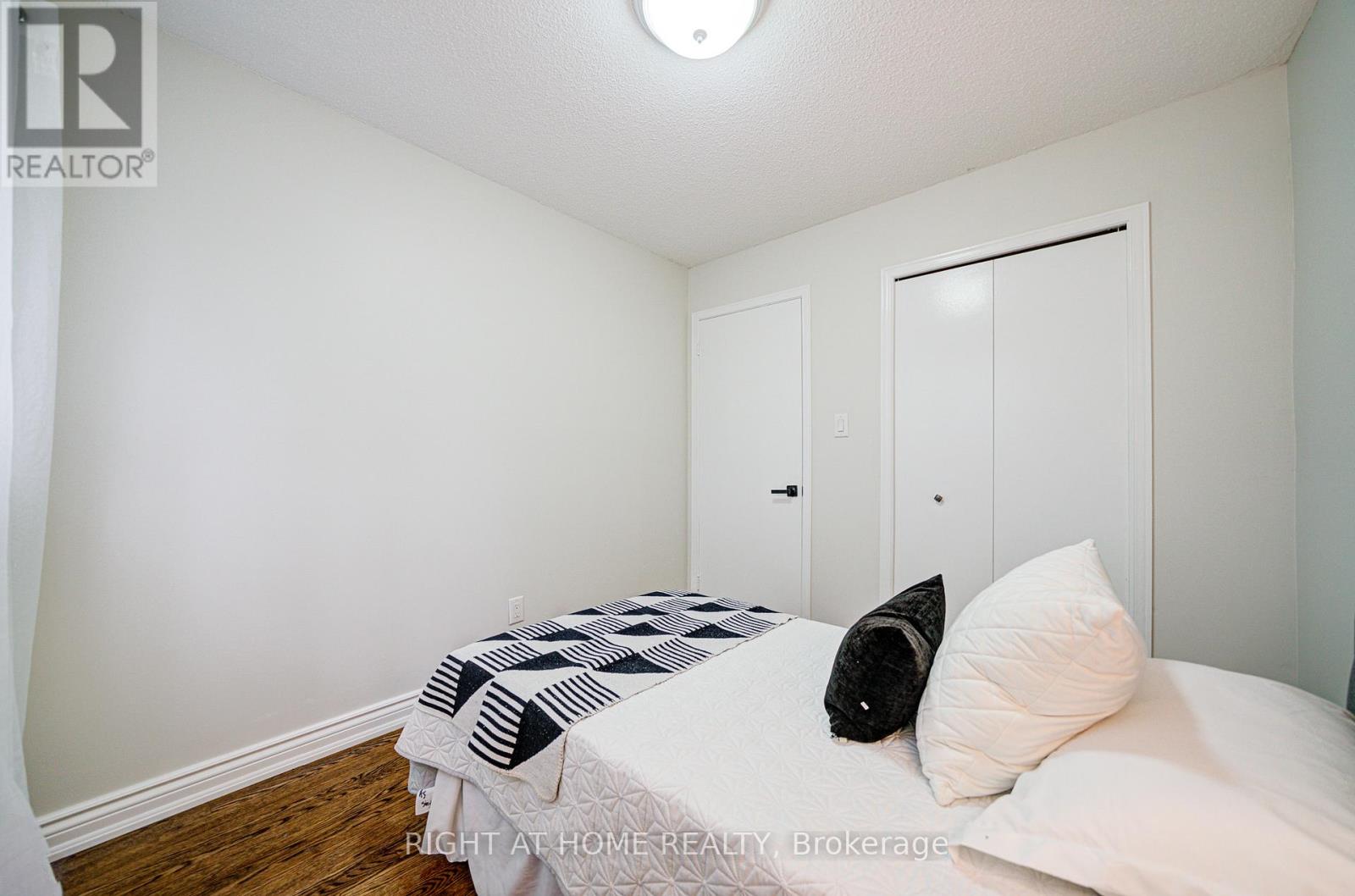 2674 Constable Road, Mississauga, Ontario  L5J 1W4 - Photo 26 - W12433543