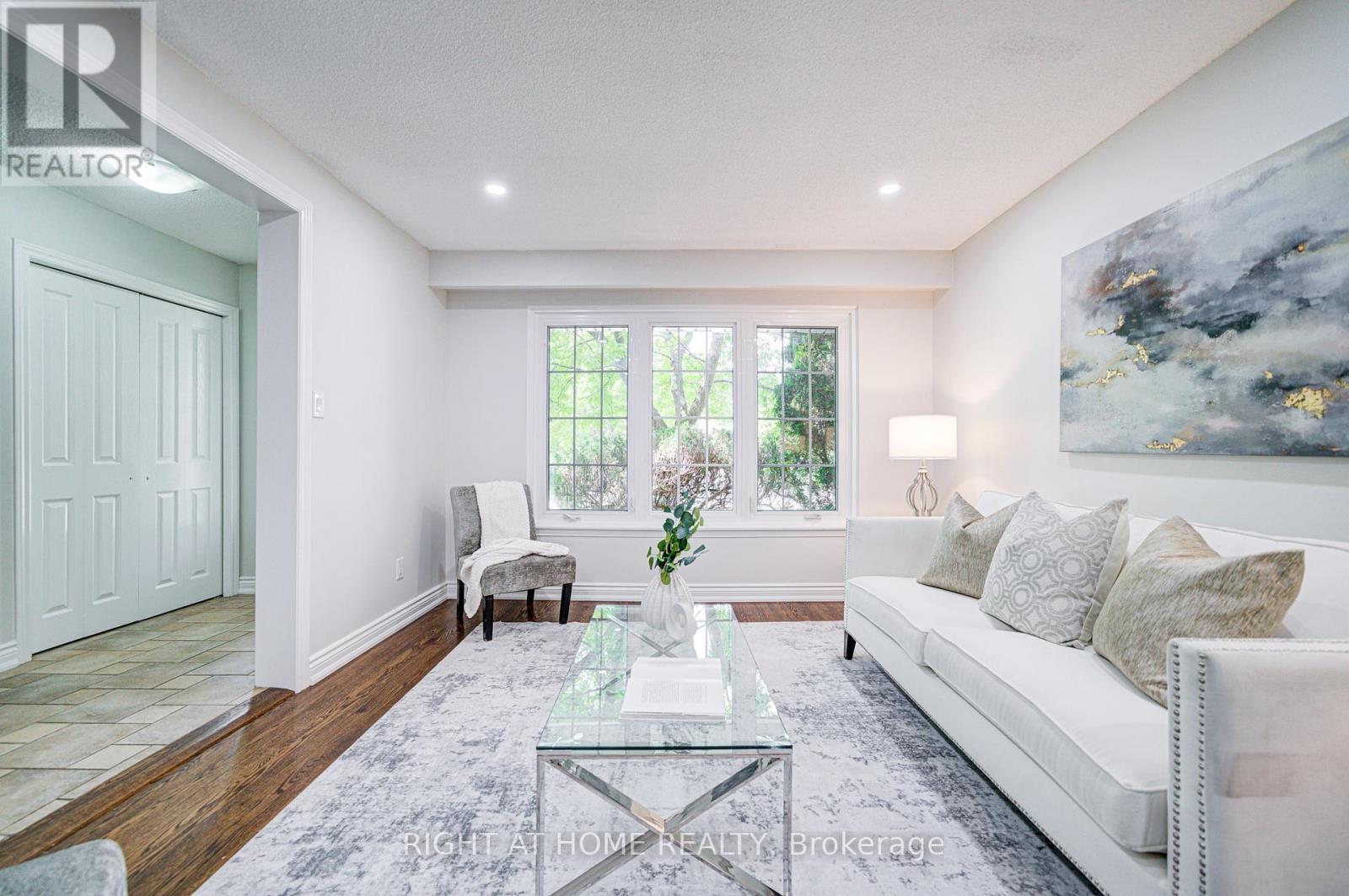 2674 Constable Road, Mississauga, Ontario  L5J 1W4 - Photo 8 - W12433543