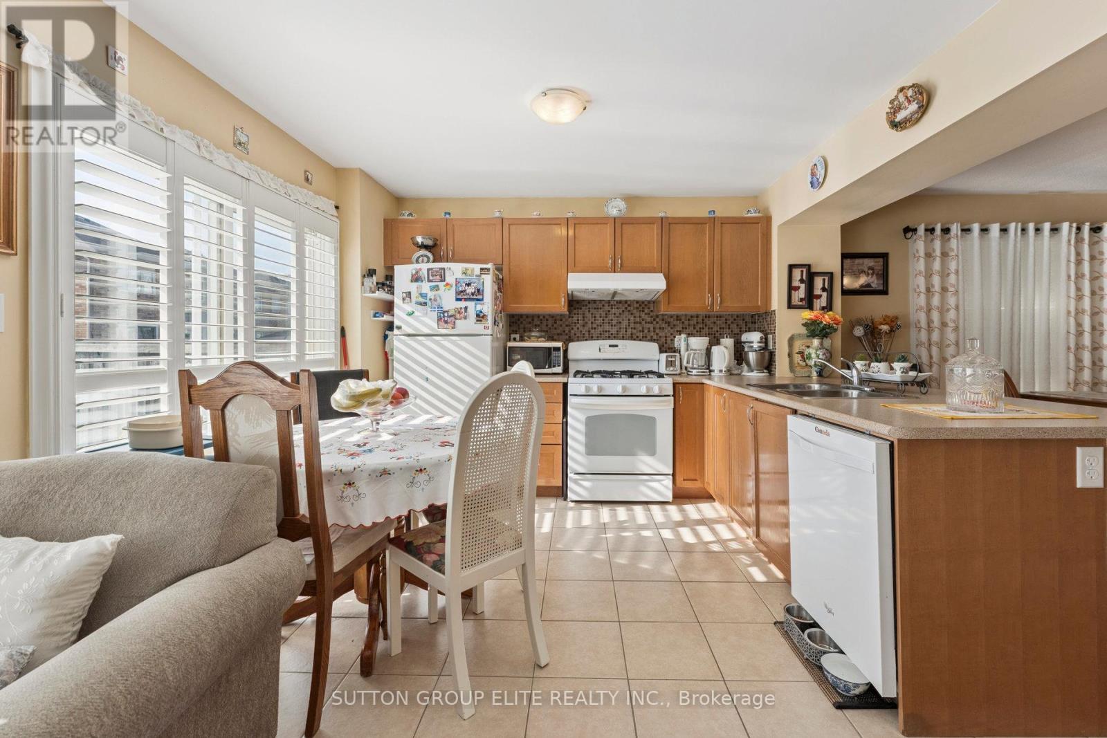 39 Caliper Road, Brampton, Ontario  L6P 3R2 - Photo 11 - W12433550