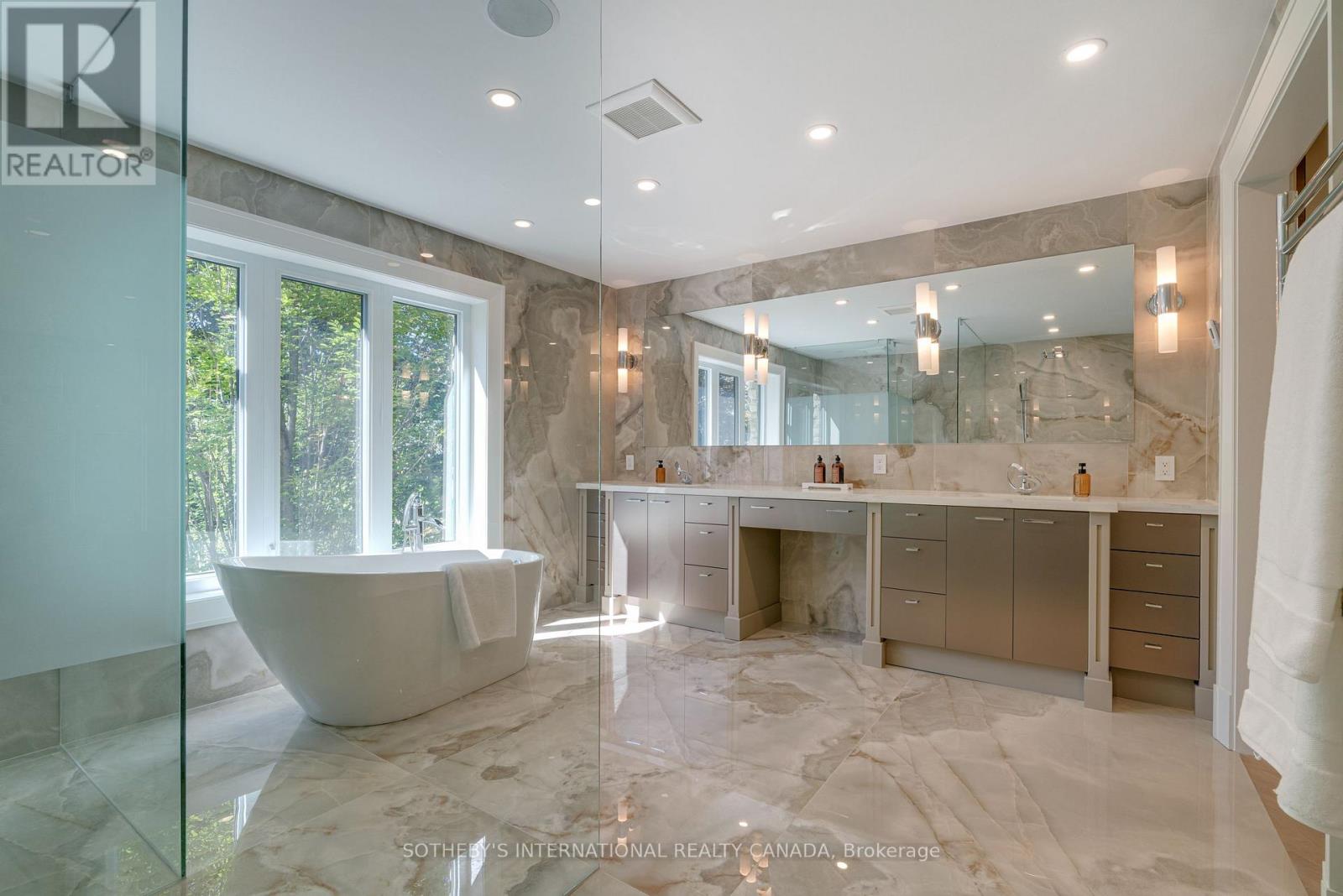 85 Cowan Drive, Vaughan (East Woodbridge), Ontario  L4L 7H4 - Photo 22 - N12433562