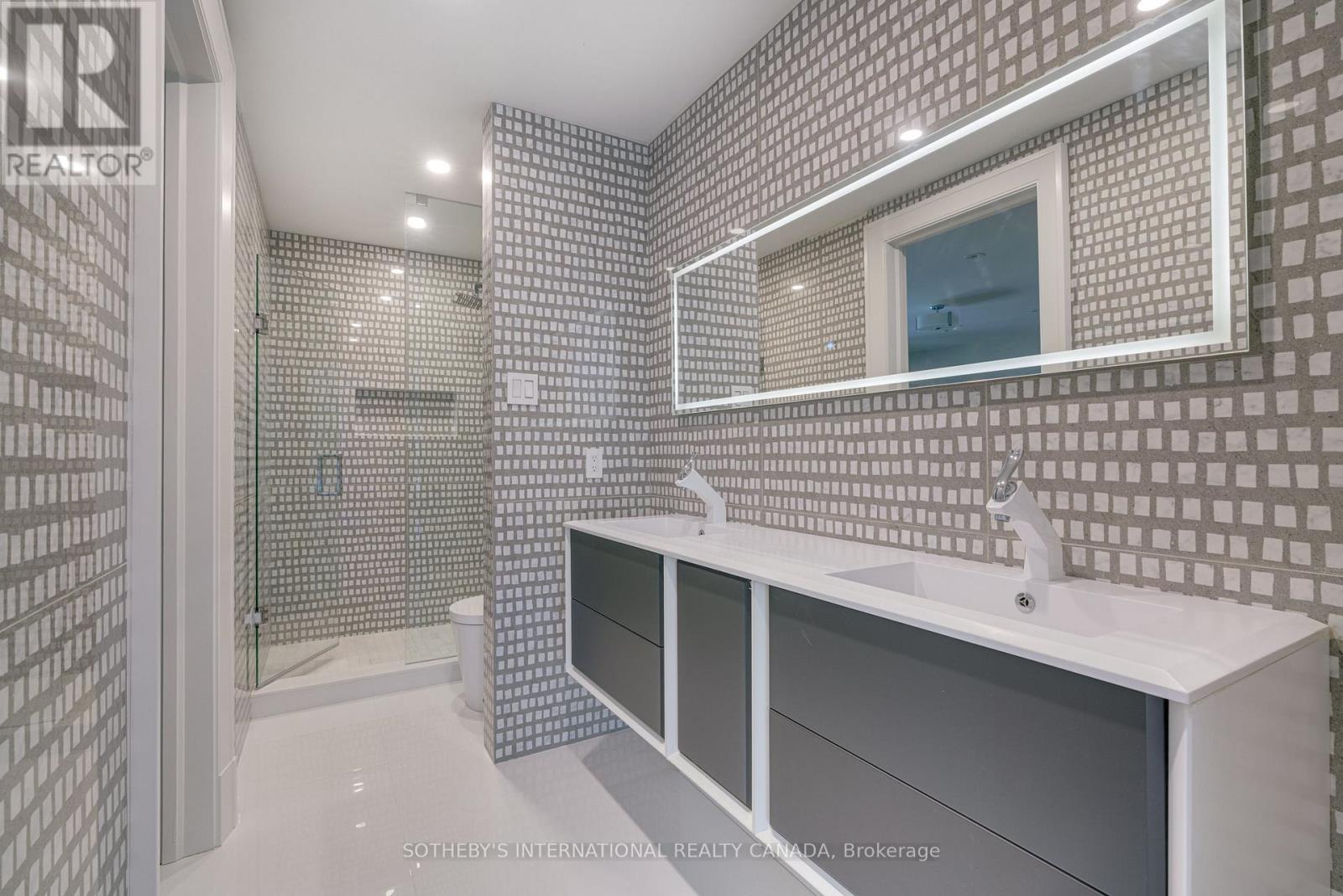 85 Cowan Drive, Vaughan (East Woodbridge), Ontario  L4L 7H4 - Photo 26 - N12433562