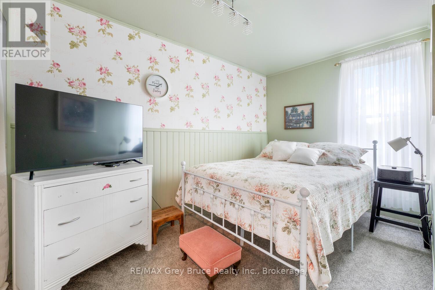 478 13th Street W, Owen Sound, Ontario  N4K 1W7 - Photo 15 - X12433573