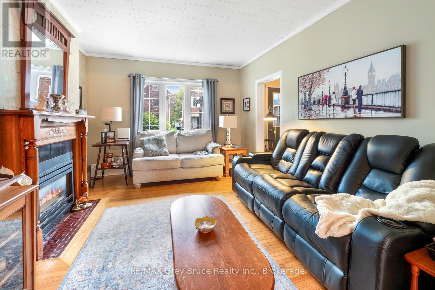 478 13th Street W, Owen Sound, Ontario  N4K 1W7 - Photo 5 - X12433573