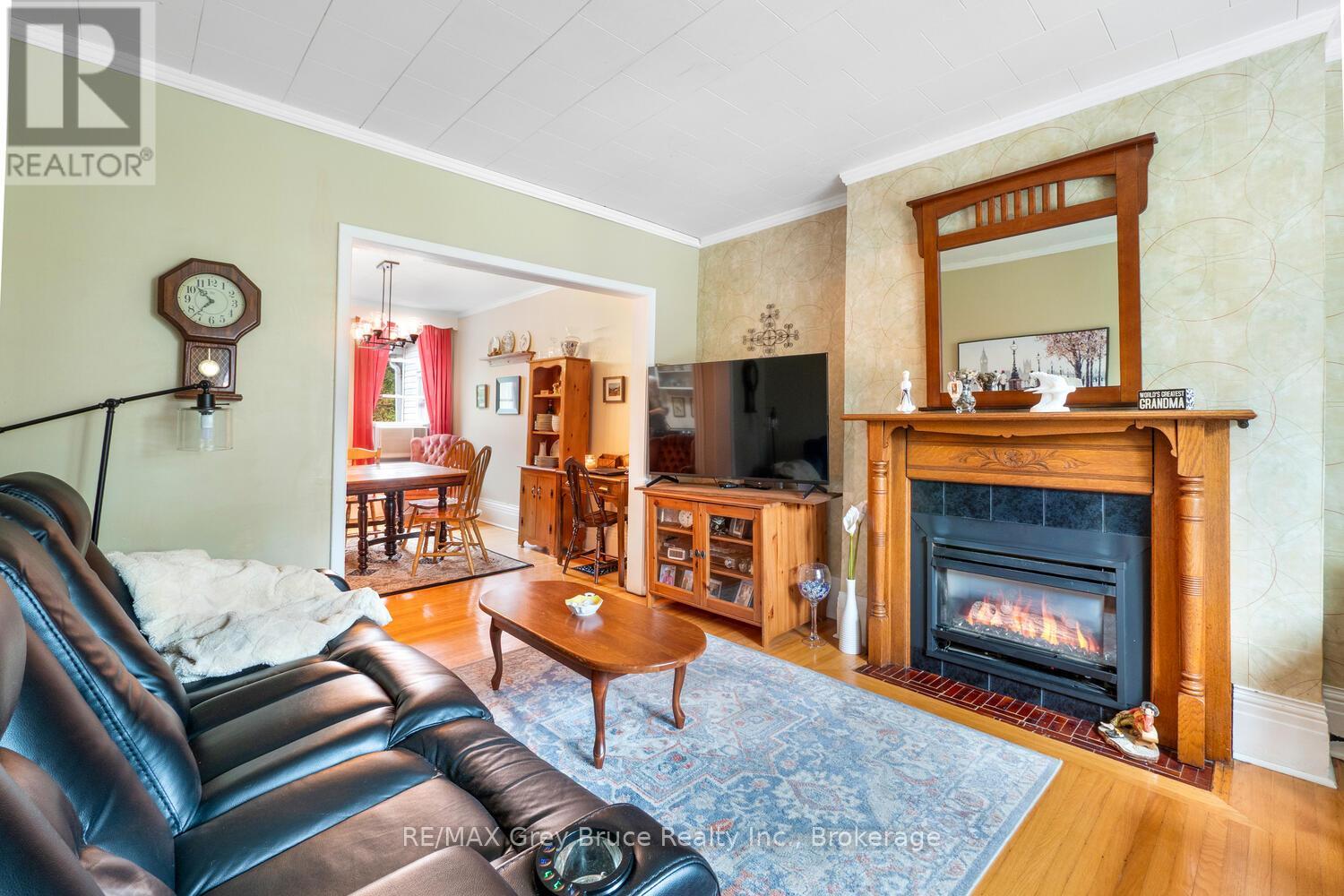 478 13th Street W, Owen Sound, Ontario  N4K 1W7 - Photo 6 - X12433573