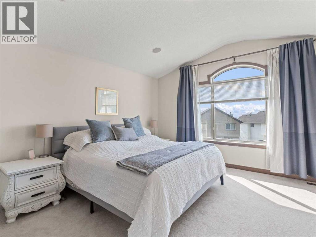 95 Crystal Shores Road, Okotoks, Alberta  T1S 2H9 - Photo 23 - A2244699