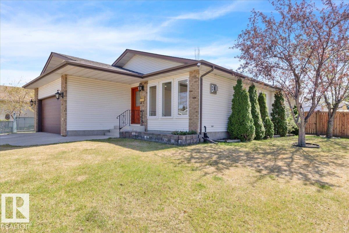 1 Coachman Pl, Sherwood Park, Alberta  T8H 1C1 - Photo 2 - E4460045