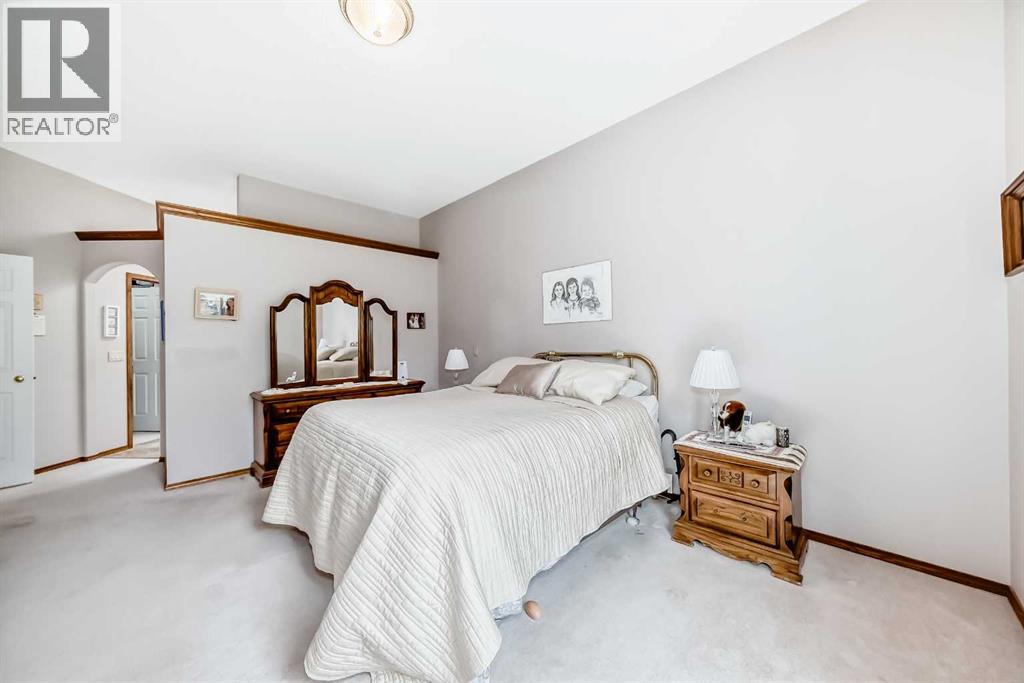 11 Hamptons Bay Nw, Calgary, Alberta  T3A 5R6 - Photo 10 - A2237172
