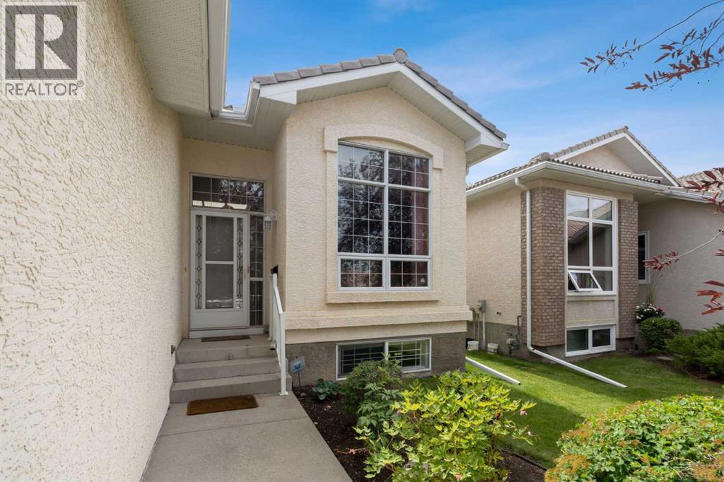 11 Hamptons Bay Nw, Calgary, Alberta  T3A 5R6 - Photo 3 - A2237172