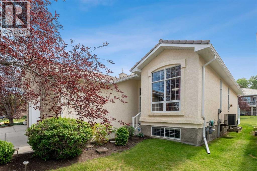 11 Hamptons Bay Nw, Calgary, Alberta  T3A 5R6 - Photo 2 - A2237172
