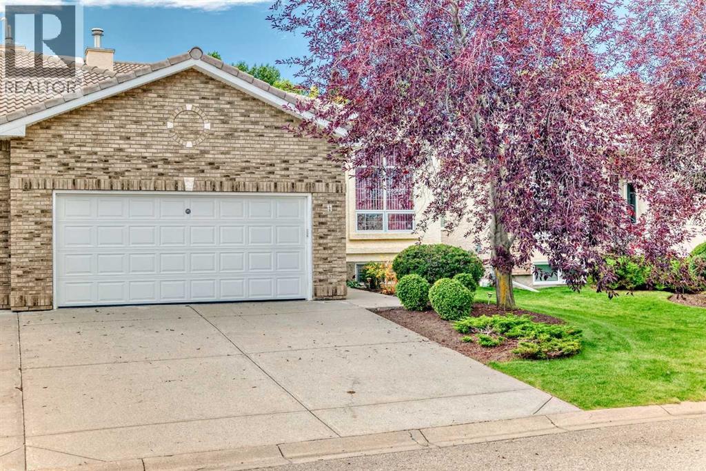 11 Hamptons Bay Nw, Calgary, Alberta  T3A 5R6 - Photo 1 - A2237172