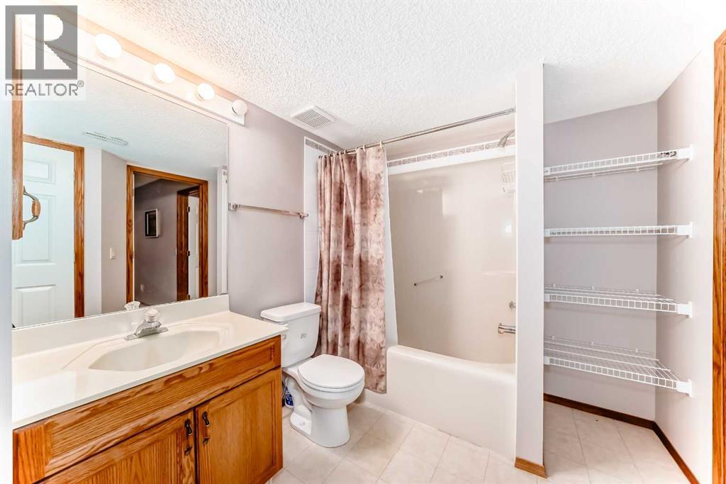 11 Hamptons Bay Nw, Calgary, Alberta  T3A 5R6 - Photo 21 - A2237172