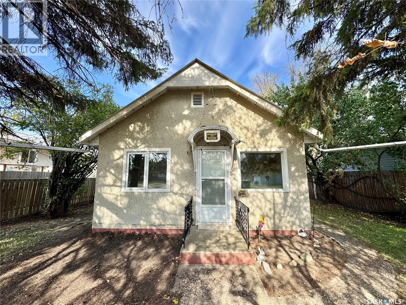 712 6th STREET E, Prince Albert, Saskatchewan