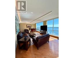 PH11 - 10 QUEENS QUAY W