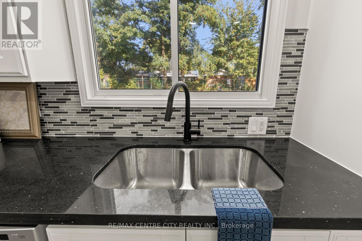 12 Field Road, London South, Ontario  N6P 1C5 - Photo 18 - X12433611