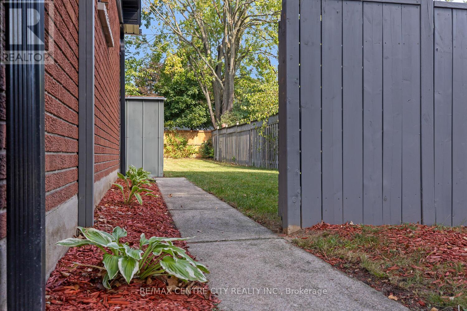 12 Field Road, London South, Ontario  N6P 1C5 - Photo 41 - X12433611