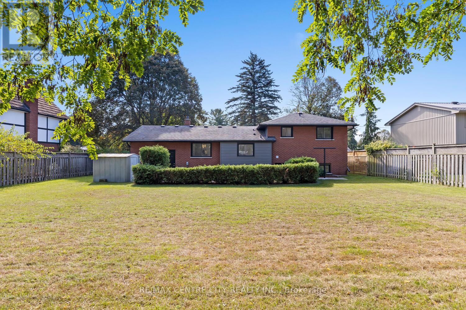 12 Field Road, London South, Ontario  N6P 1C5 - Photo 5 - X12433611