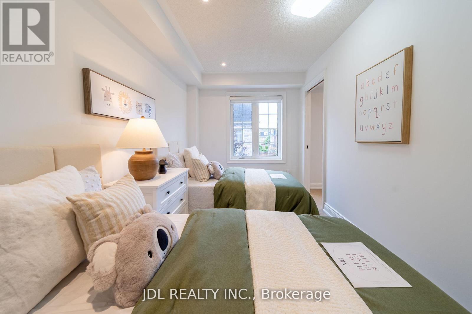 51 Routliffe Lane, Toronto, Ontario  M2N 0A5 - Photo 15 - C12433589