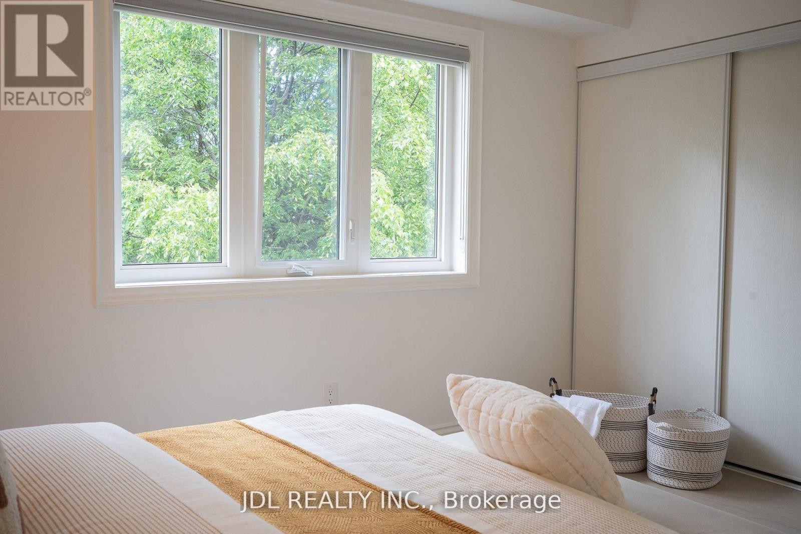 51 Routliffe Lane, Toronto, Ontario  M2N 0A5 - Photo 18 - C12433589