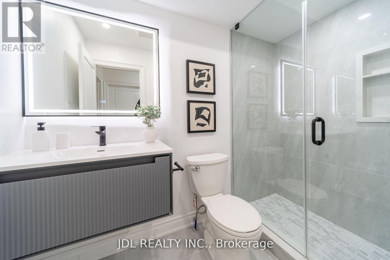 51 Routliffe Lane, Toronto, Ontario  M2N 0A5 - Photo 19 - C12433589