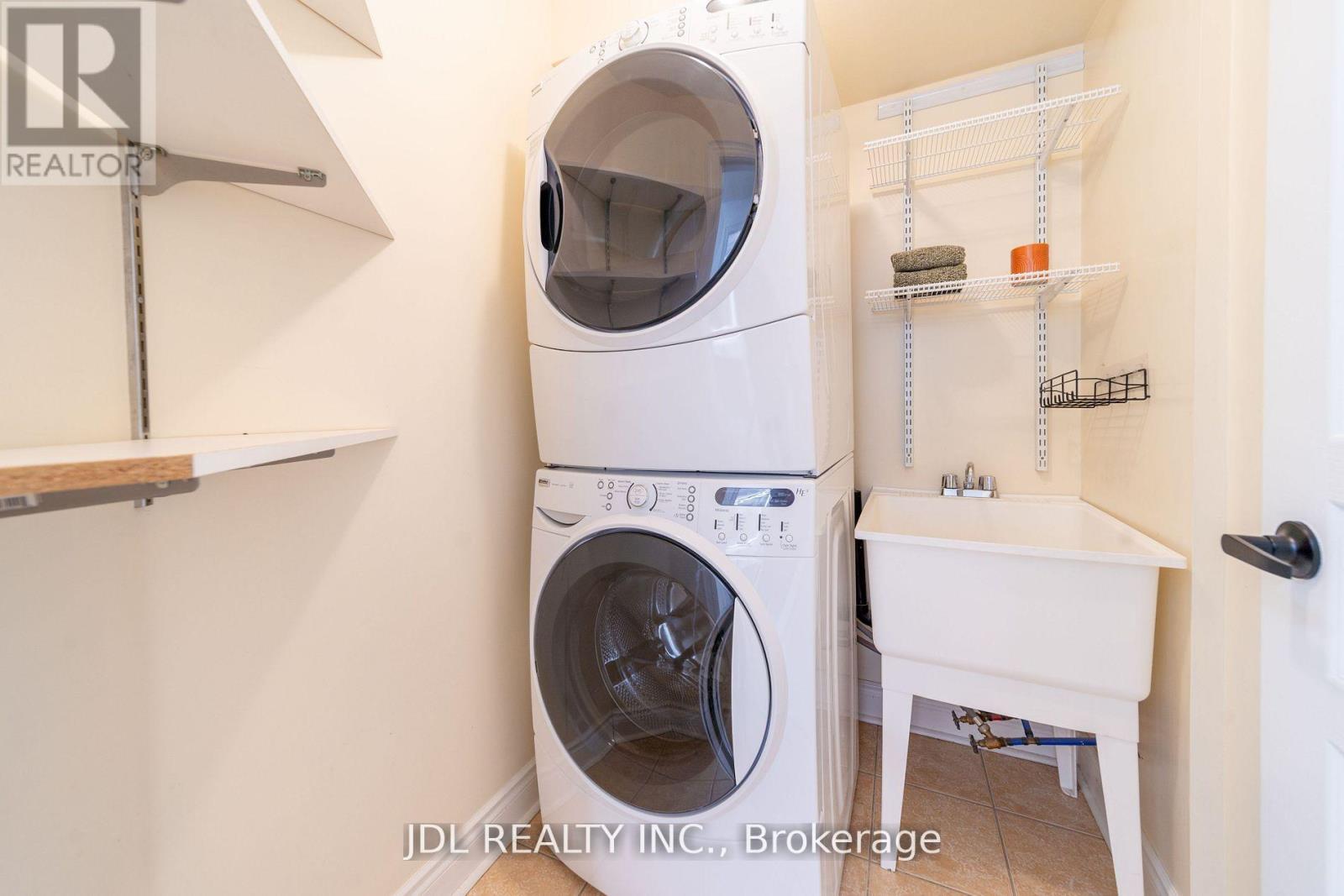 51 Routliffe Lane, Toronto, Ontario  M2N 0A5 - Photo 20 - C12433589