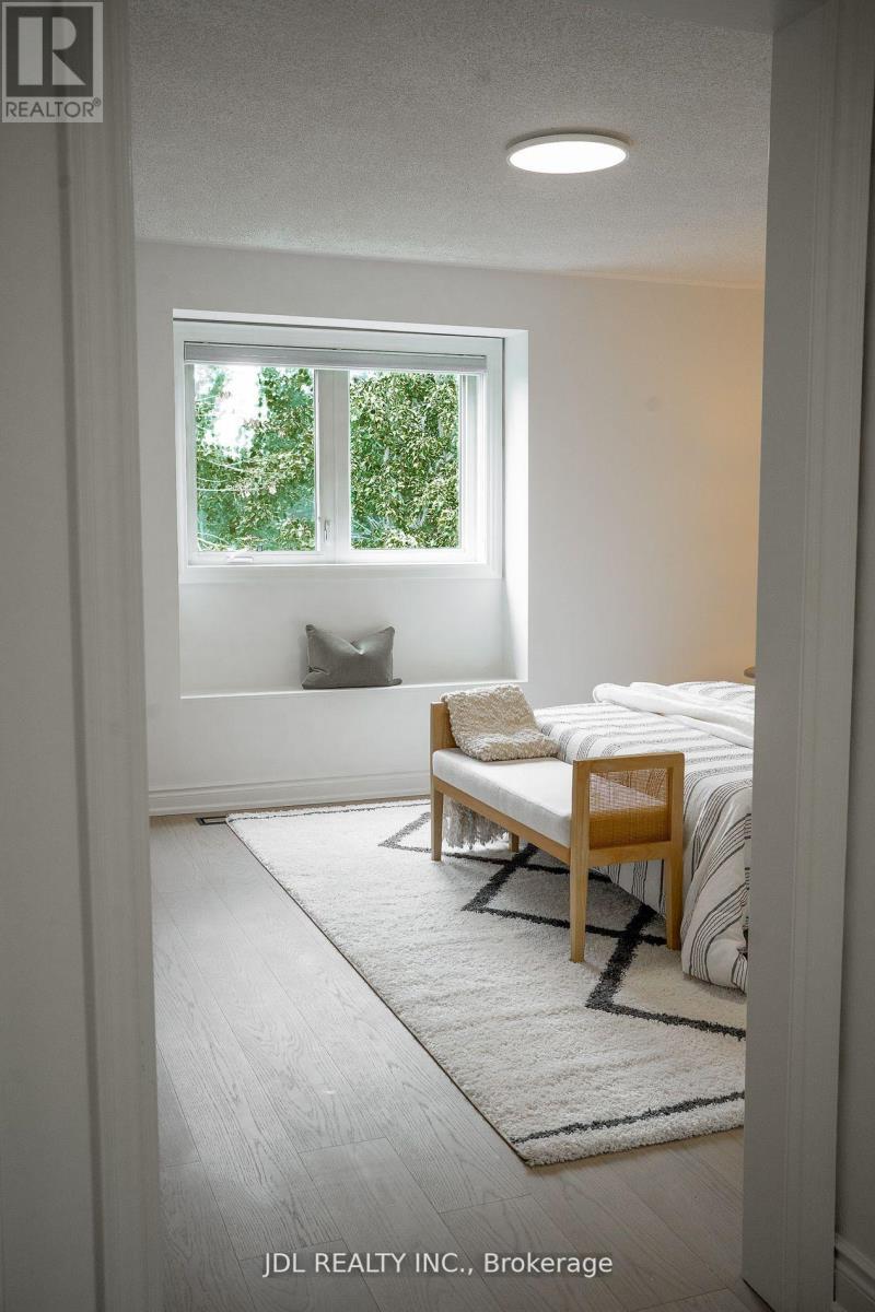 51 Routliffe Lane, Toronto, Ontario  M2N 0A5 - Photo 27 - C12433589