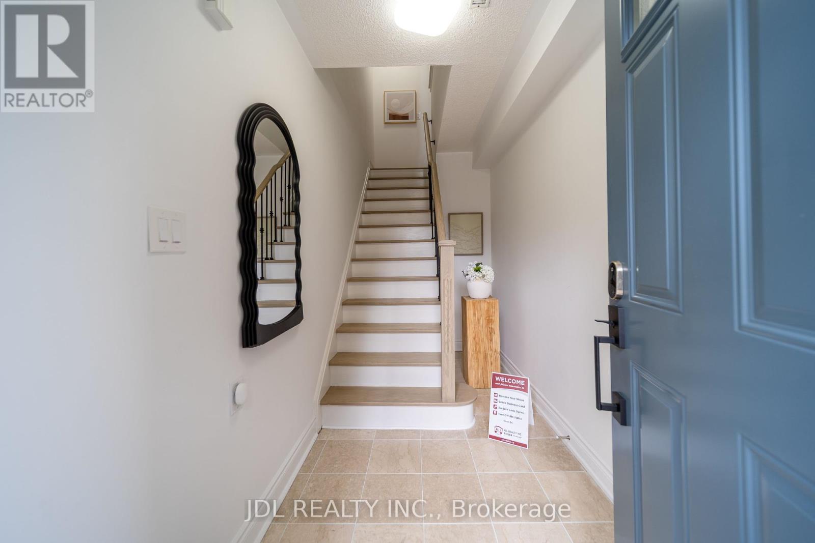 51 Routliffe Lane, Toronto, Ontario  M2N 0A5 - Photo 35 - C12433589