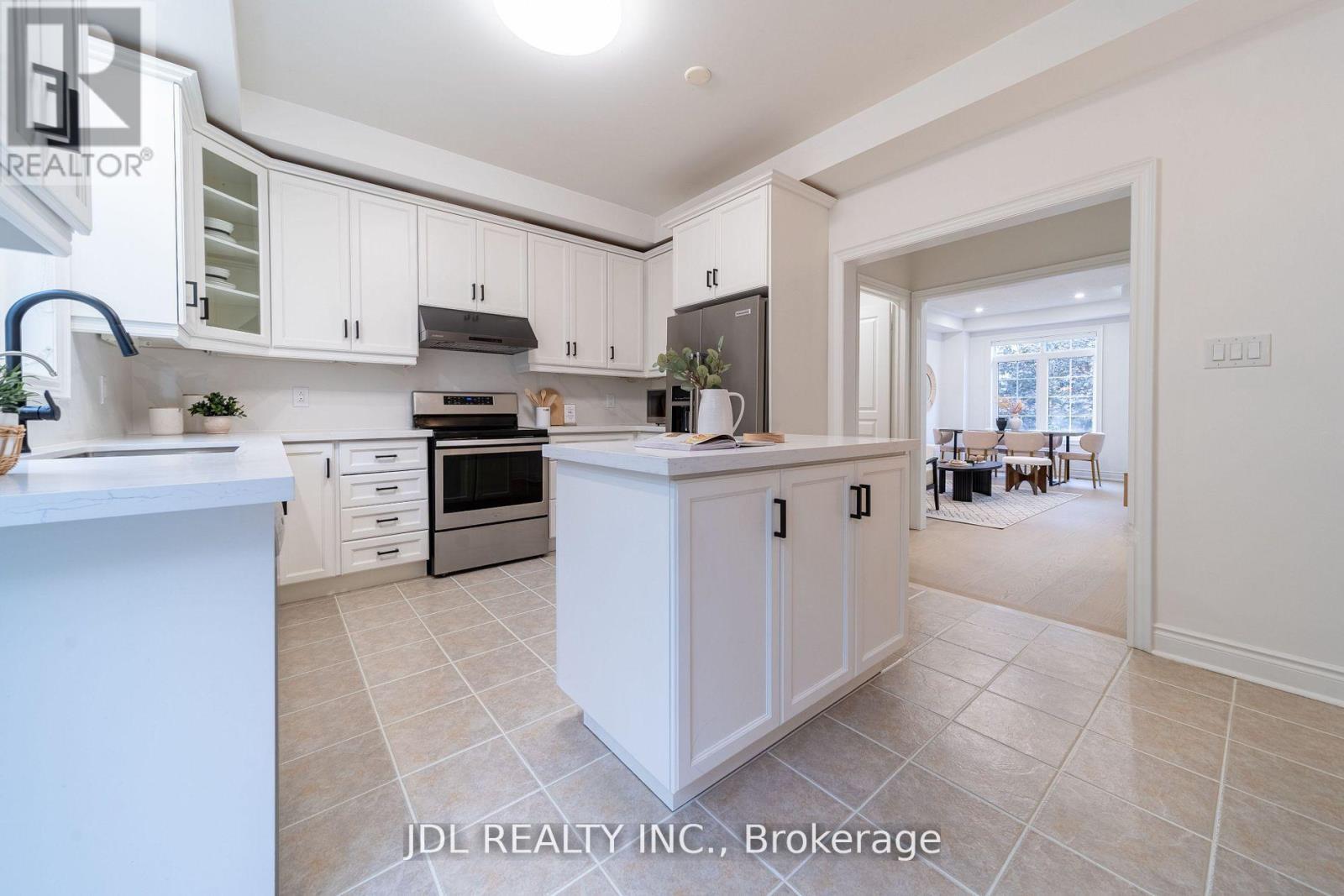 51 Routliffe Lane, Toronto, Ontario  M2N 0A5 - Photo 8 - C12433589