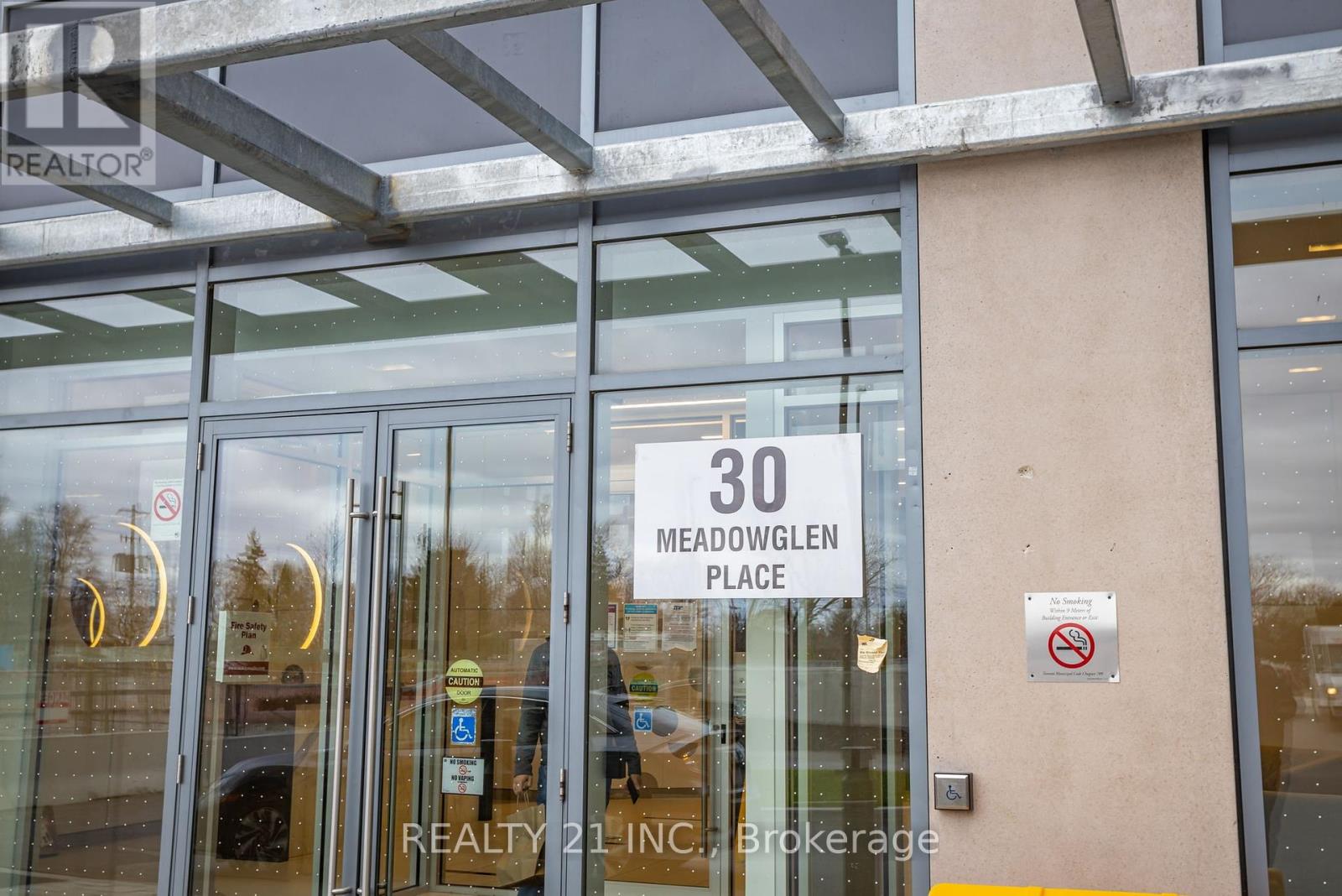 519 - 30 Meadowglen Place, Toronto, Ontario  M1G 0A6 - Photo 4 - E12433582
