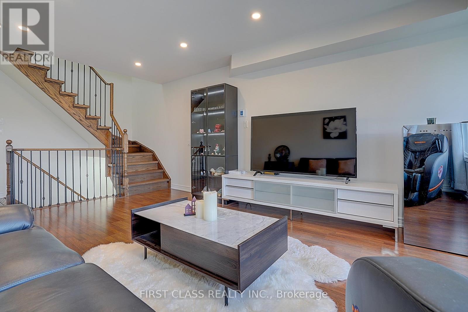 5303 Major Mackenzie Drive E, Markham, Ontario  L6C 0N3 - Photo 12 - N12433587