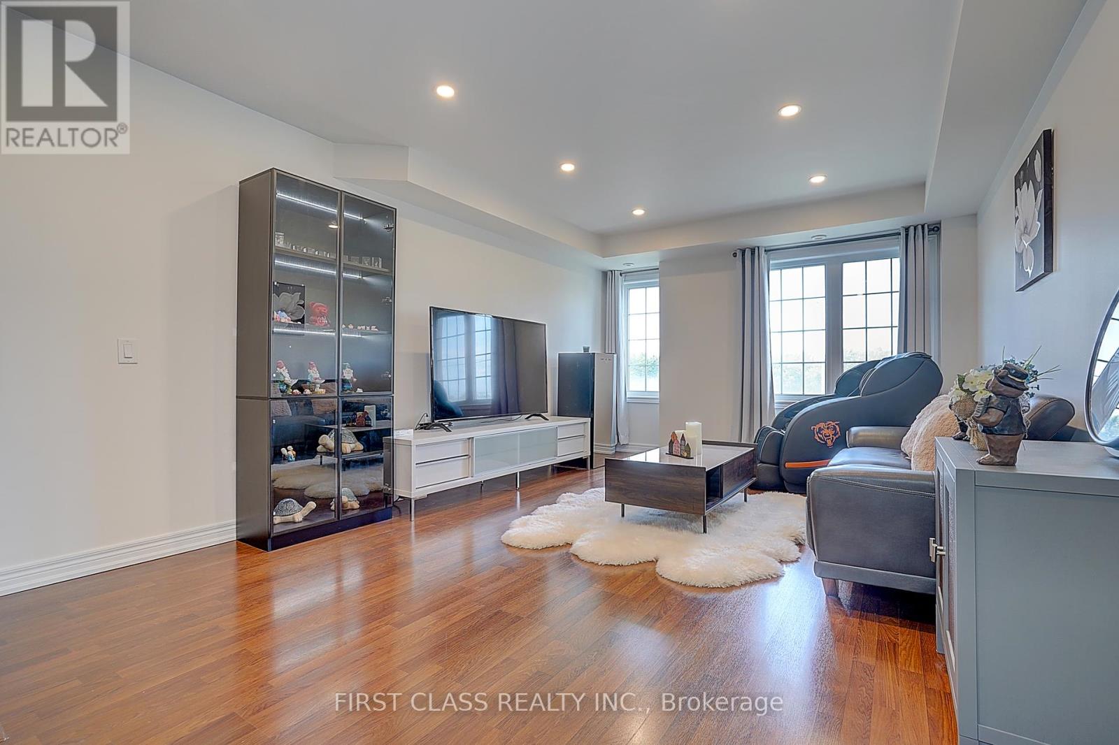 5303 Major Mackenzie Drive E, Markham, Ontario  L6C 0N3 - Photo 13 - N12433587