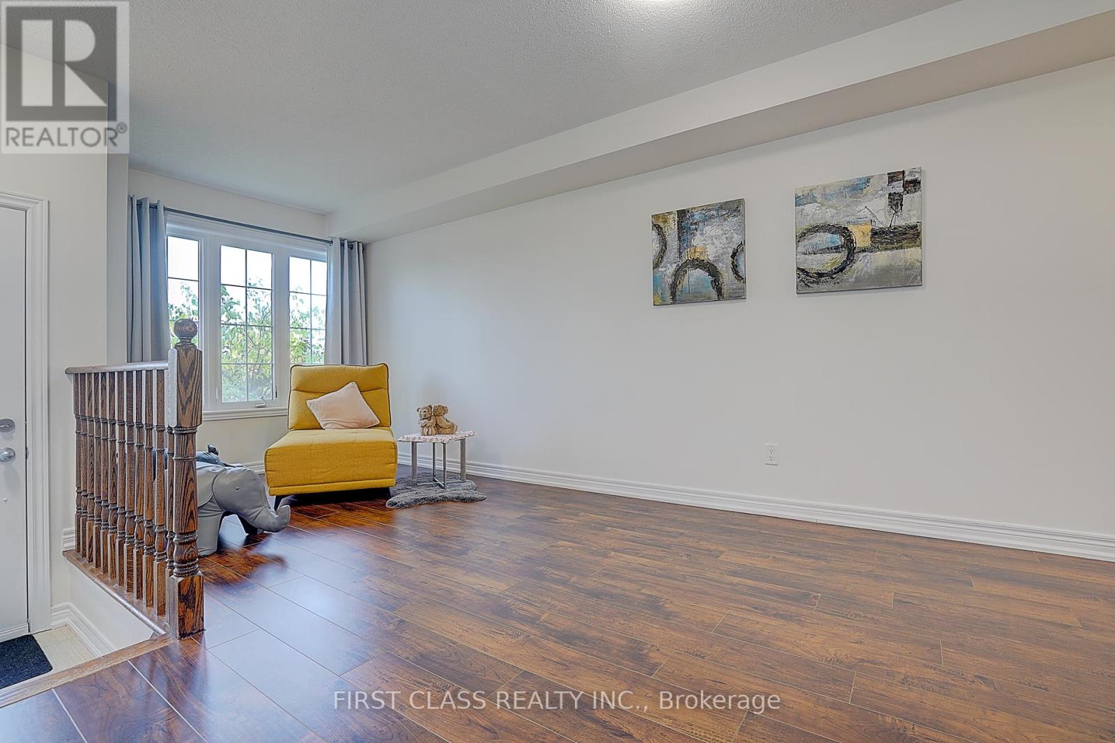 5303 Major Mackenzie Drive E, Markham, Ontario  L6C 0N3 - Photo 4 - N12433587
