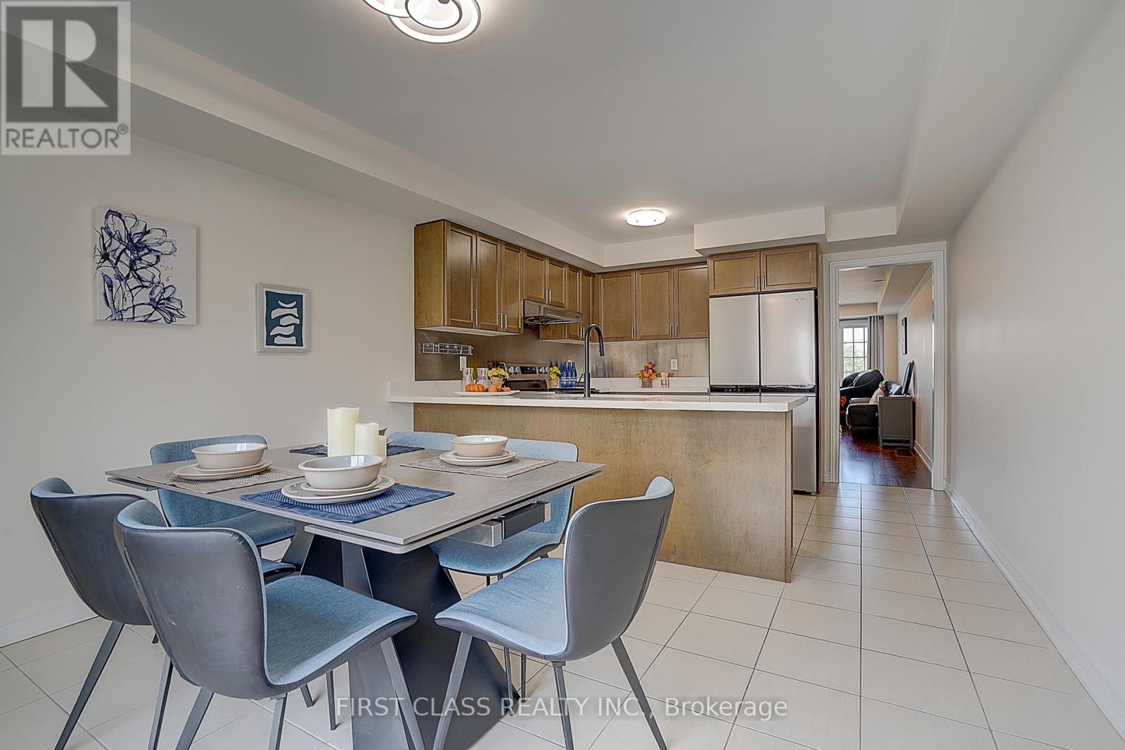 5303 Major Mackenzie Drive E, Markham, Ontario  L6C 0N3 - Photo 6 - N12433587