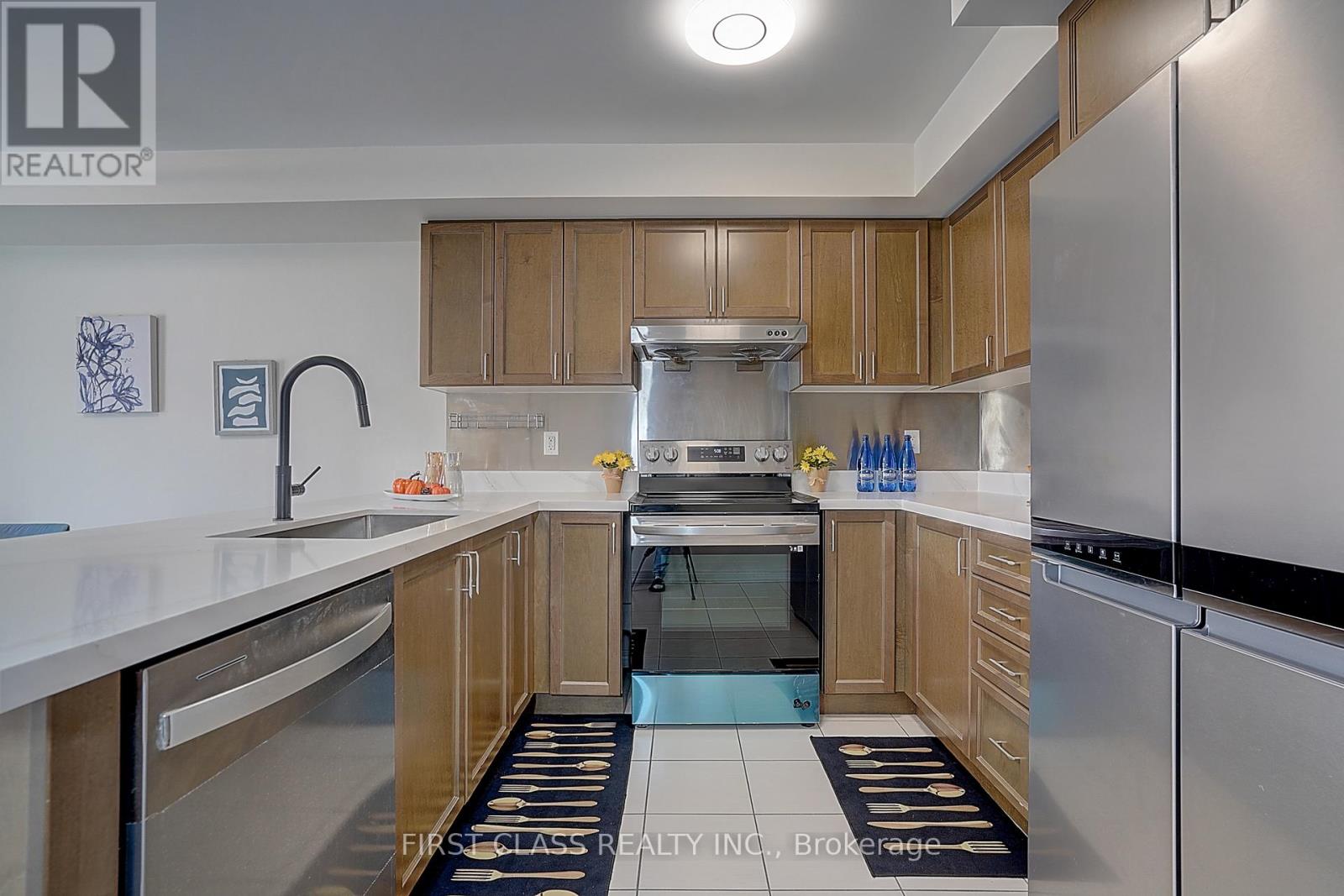 5303 Major Mackenzie Drive E, Markham, Ontario  L6C 0N3 - Photo 7 - N12433587