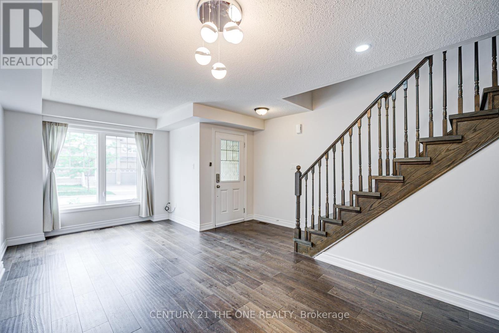52 Stoyell Drive, Richmond Hill, Ontario  L4E 0M7 - Photo 9 - N12433591