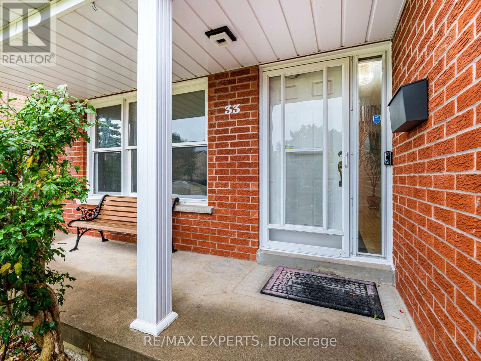 33 Nipissing Crescent, Brampton (Westgate), Ontario  L6S 5A4 - Photo 4 - W12433580