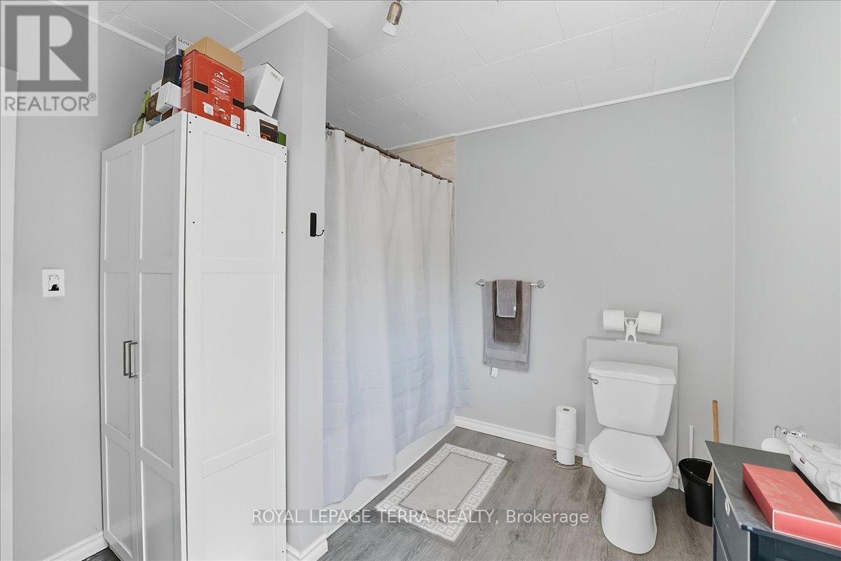 13029 Lundys Lane, Thorold, Ontario  L0S 1A0 - Photo 14 - X12433581