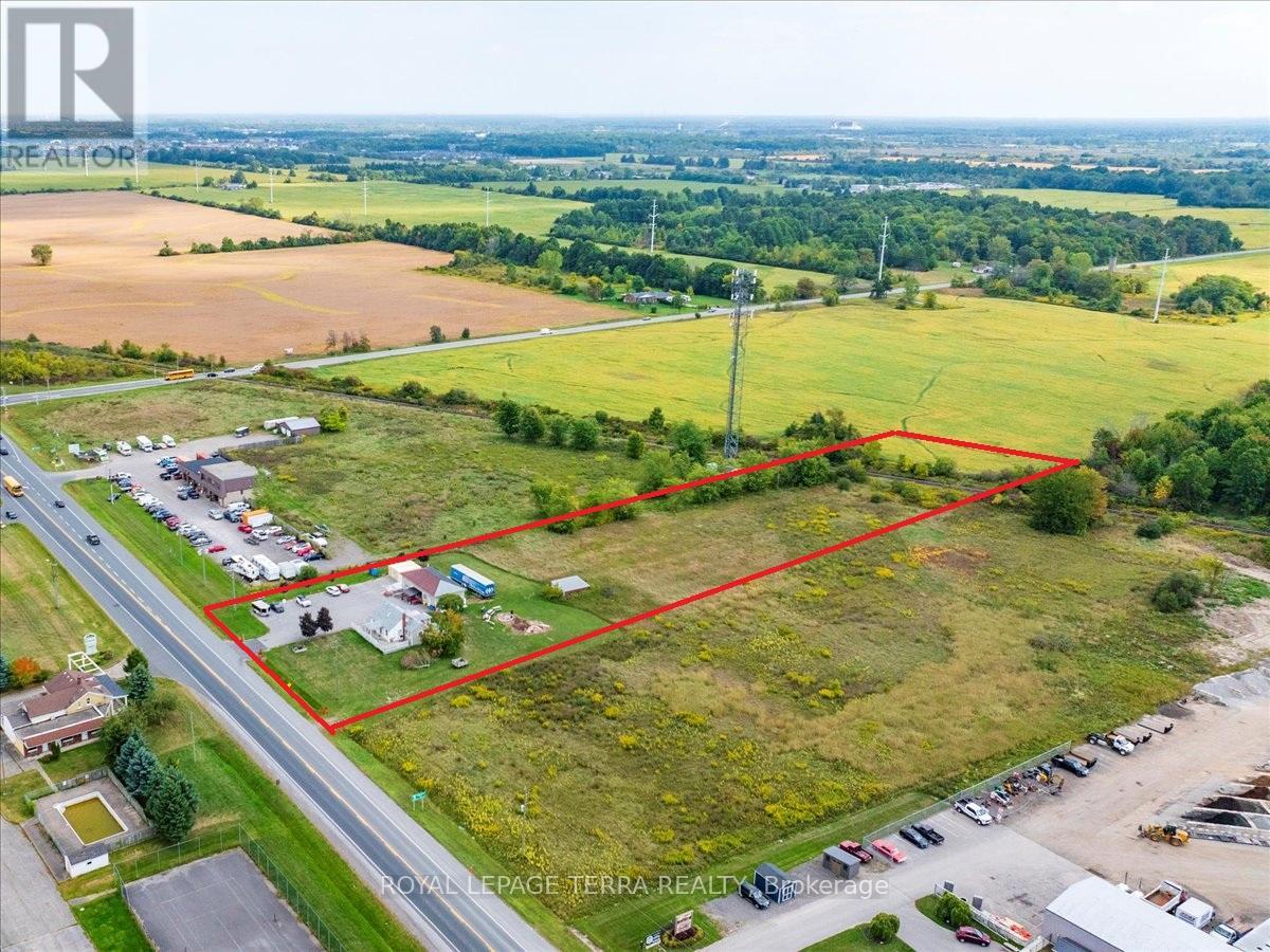 13029 Lundys Lane, Thorold, Ontario  L0S 1A0 - Photo 3 - X12433581