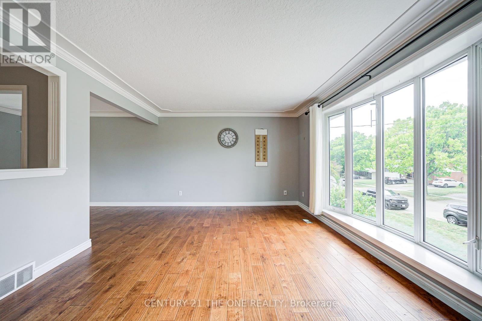 25 Carrol Street, Kitchener, Ontario  N2C 1T4 - Photo 4 - X12433592