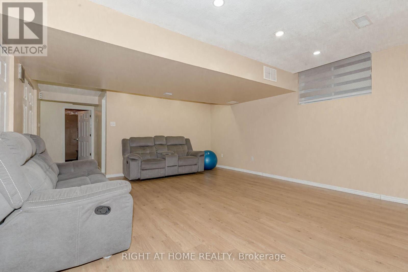 51 Hawkins Drive, Cambridge, Ontario  N1T 1Z7 - Photo 32 - X12433595