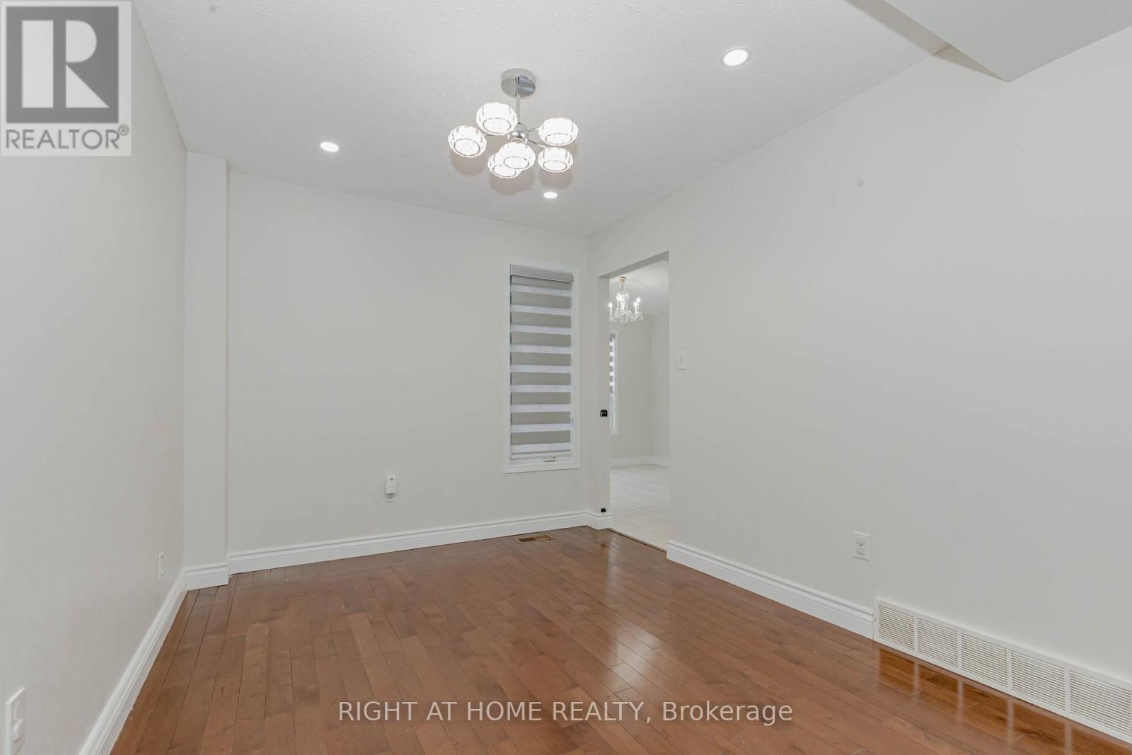 51 Hawkins Drive, Cambridge, Ontario  N1T 1Z7 - Photo 8 - X12433595