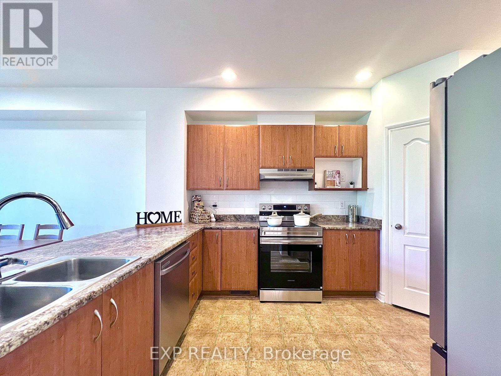 457 Foxhall Way, Ottawa, Ontario  K2M 0G2 - Photo 12 - X12433617