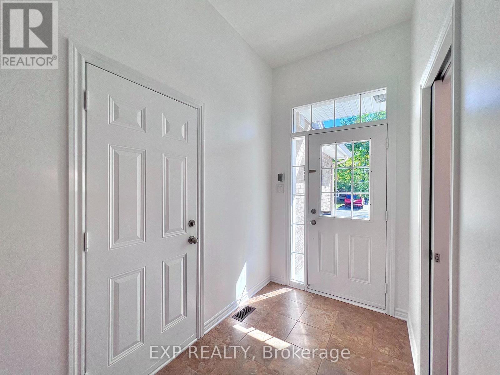 457 Foxhall Way, Ottawa, Ontario  K2M 0G2 - Photo 8 - X12433617