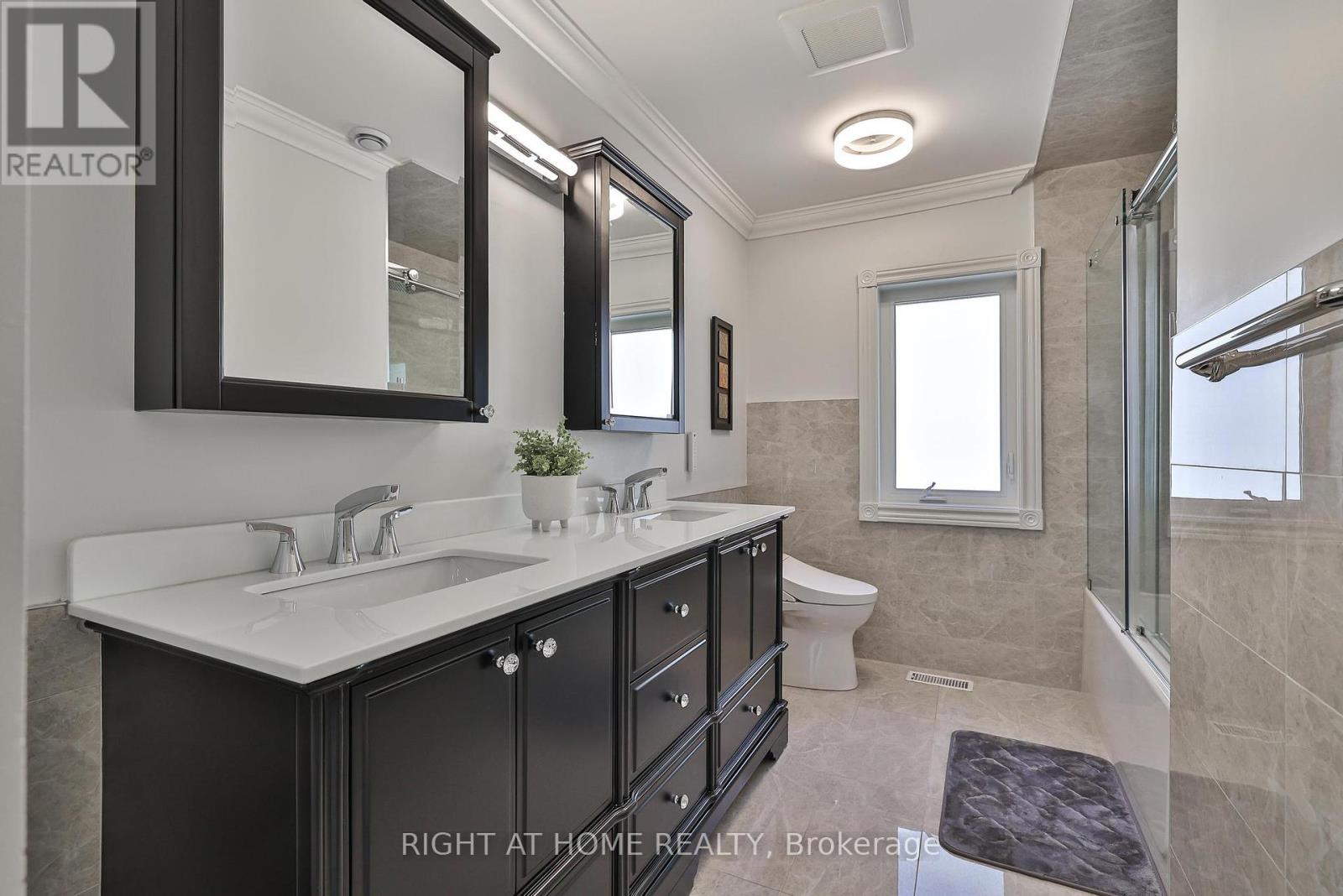 58 Yorkview Drive, Toronto (Willowdale West), Ontario  M2R 1J8 - Photo 37 - C12433616