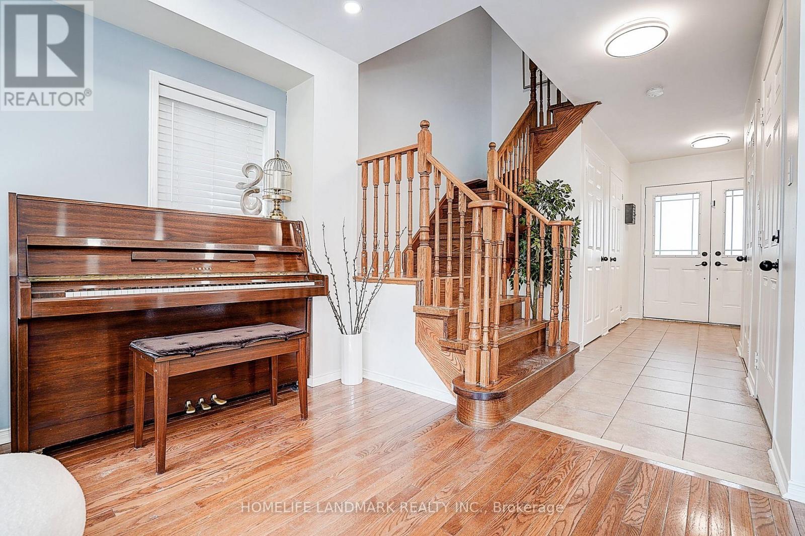 21 Donlevy Crescent, Whitby, Ontario  L1R 0B9 - Photo 11 - E12433621
