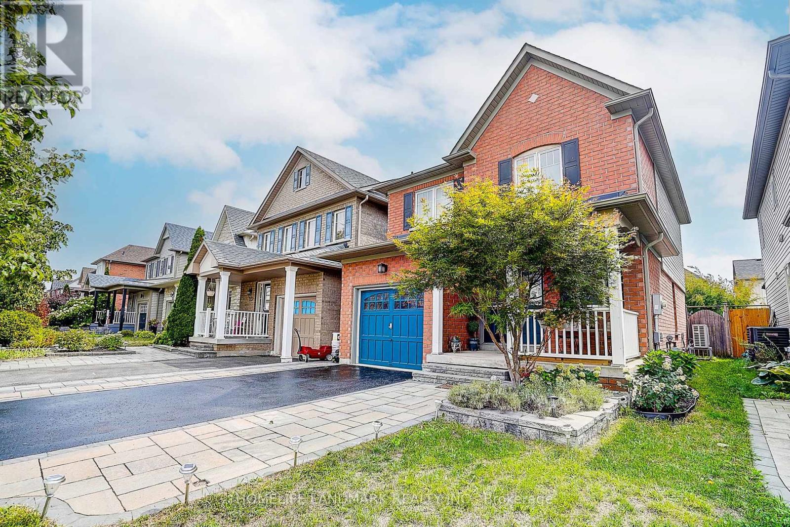 21 Donlevy Crescent, Whitby, Ontario  L1R 0B9 - Photo 2 - E12433621