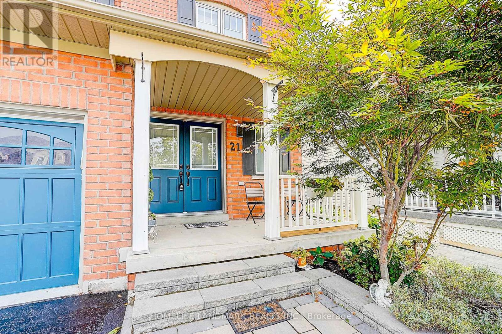 21 Donlevy Crescent, Whitby, Ontario  L1R 0B9 - Photo 3 - E12433621