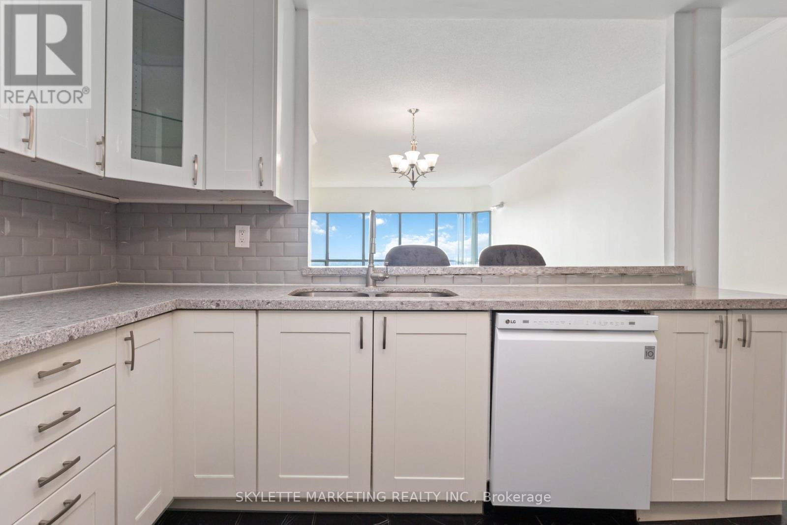 Ph205 - 18 Lee Centre Drive, Toronto (Woburn), Ontario  M1H 3H5 - Photo 10 - E12433630