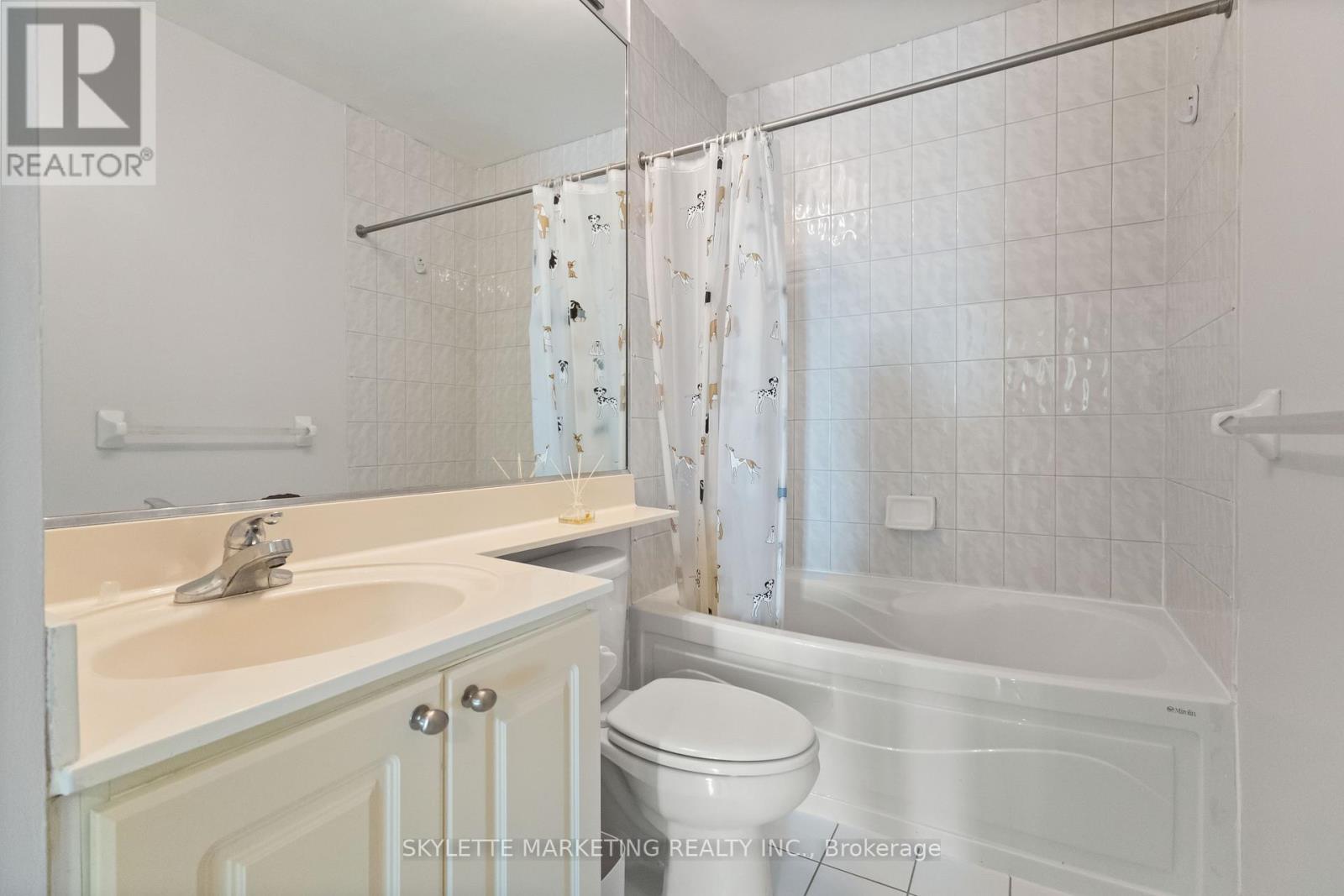 Ph205 - 18 Lee Centre Drive, Toronto (Woburn), Ontario  M1H 3H5 - Photo 27 - E12433630