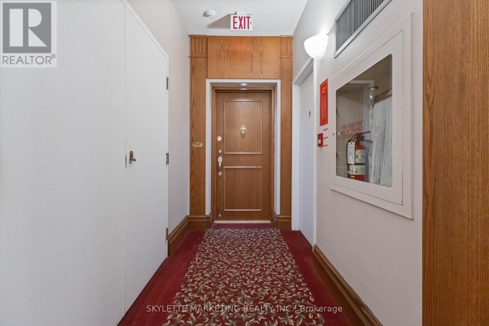 Ph205 - 18 Lee Centre Drive, Toronto (Woburn), Ontario  M1H 3H5 - Photo 3 - E12433630