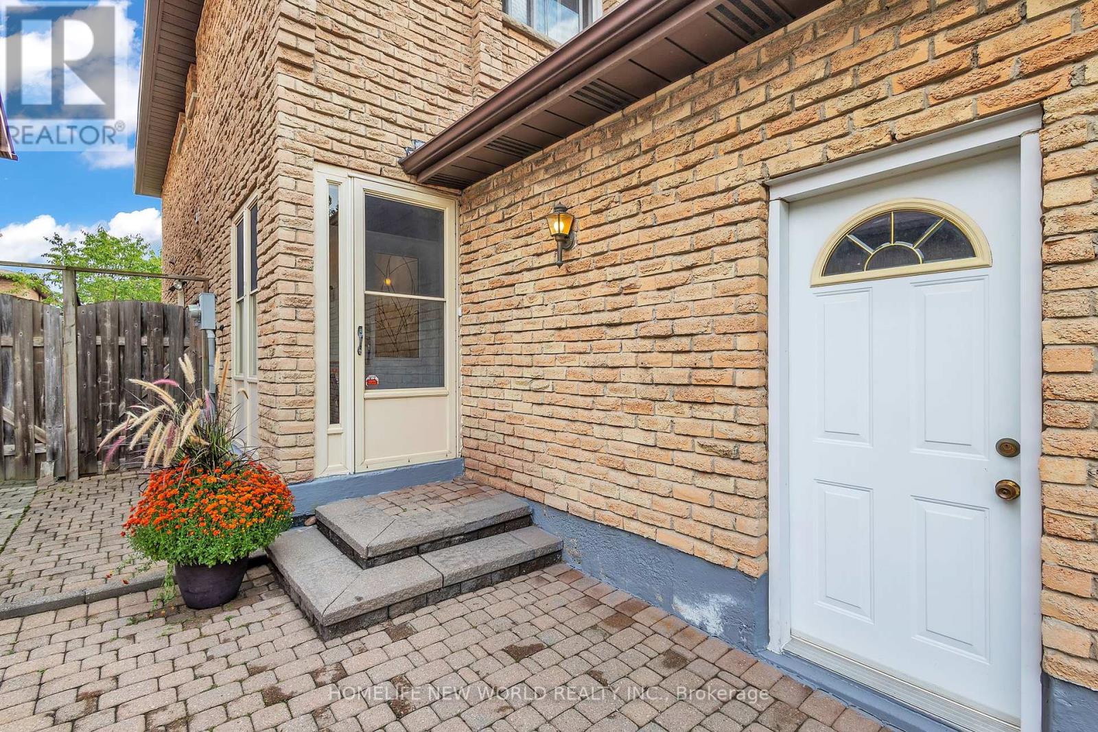 23 Avalon Road, Markham, Ontario  L3R 3P2 - Photo 6 - N12433627